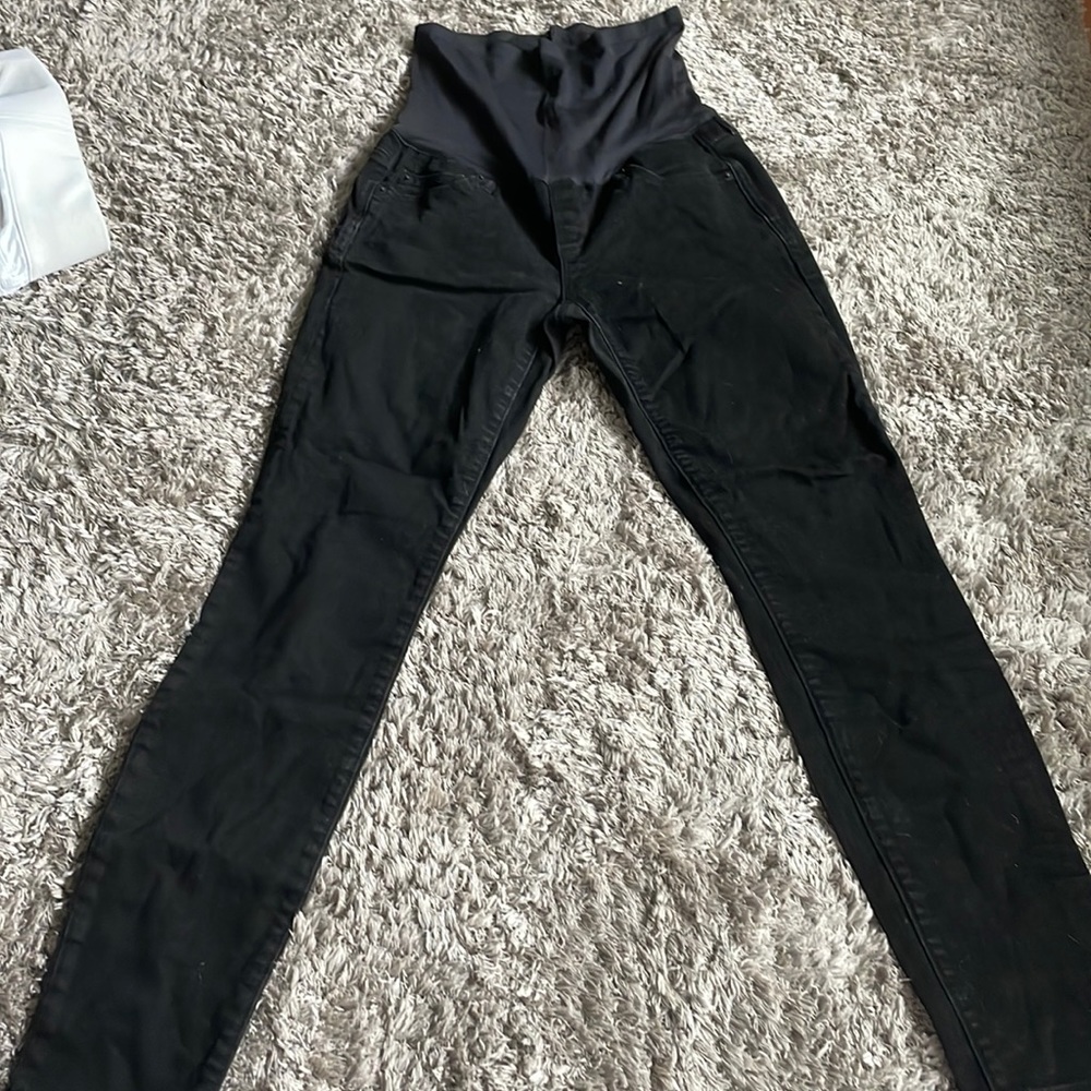 Gap Maternity black skinny jeans size 26. Barely worn, no defects